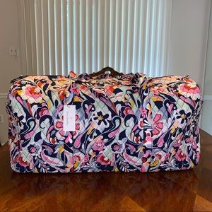 NWT Vera Bradley XL Traveler Duffel Mod Paisley